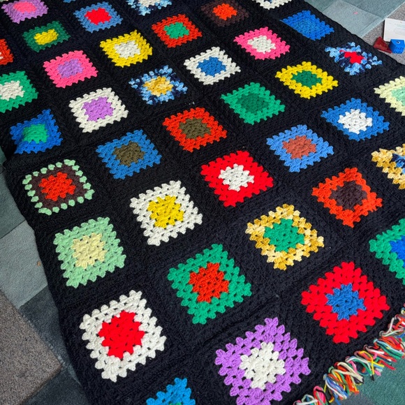 Vintage Handmade Granny Square Afghan Blanket Crochet Multicolor/Black 57x76 - Picture 2 of 5